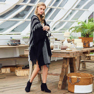 Monochrome Fringed Capecape